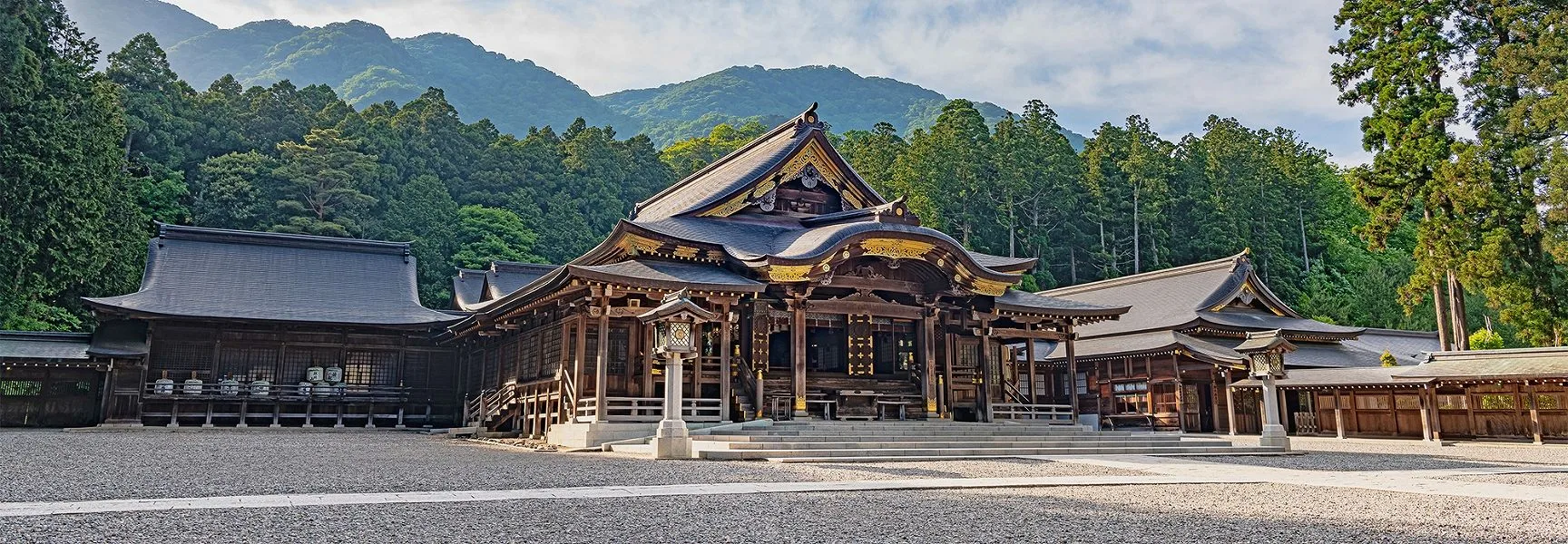 弥彦神社